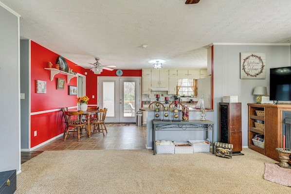 House (3 Bedrooms) | Interior