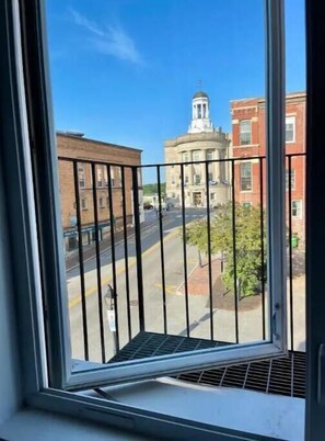 Interior - Apartment over shops in Bath Historic District (Bath)