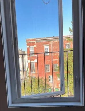 Interior - Apartment over shops in Bath Historic District (Bath)