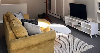 Top floor loft apartment in downtown Bath