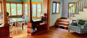 Sweet comfy cottage on Small Point Road