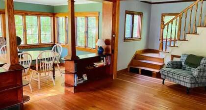 Sweet comfy cottage on Small Point Road