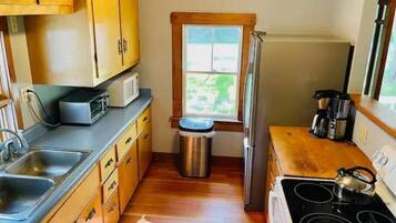 Mikrowelle, Ofen, Herdplatte, Geschirrspüler