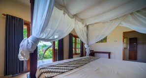 3 bedrooms, travel cot, free WiFi, bed sheets