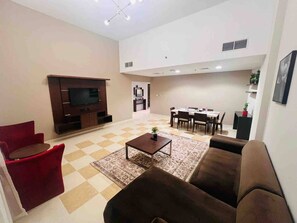 TV - One Bedroom Apartment Dubai Airport (Dubai)