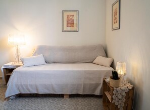 1 bedroom, WiFi, bed sheets - Riobasco Guesthouse - Scirocco Room - triple with internal bathroom (Albisola Superiore)