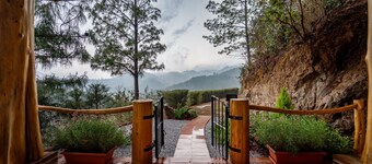 Cozy mountain Cabin with great views. Finca Chuchiyá 