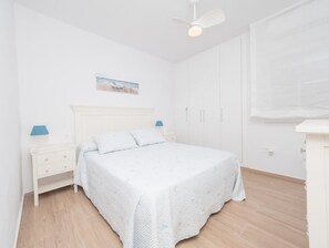 2 Schlafzimmer, Schreibtisch, Bügeleisen/Bügelbrett, kostenloses WLAN