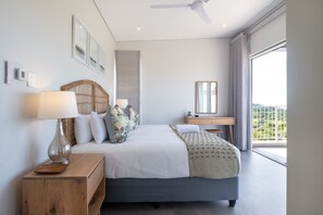 3 bedrooms, iron/ironing board, Internet, bed sheets