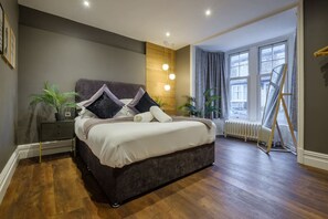 6 habitaciones, escritorio, wifi y ropa de cama