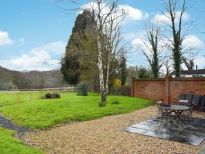 Outdoor dining - UK46591 - Polecat Barn (Plumpton Green, near Lewes)