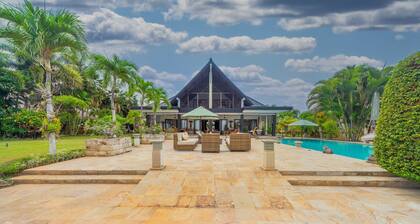 Lovina Luxury Pool Villa, Where Class and Style Converge at North Bali!