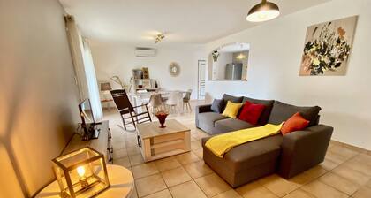 Villa*** 6p, 3ch avec grand jardin arboré clos, clim, village classé de Vogue