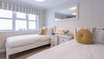 Standardzimmer, 3Â Schlafzimmer, Kochnische, Seeseite (Hot Tub)