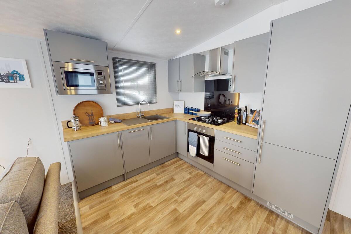 Comfort Room, 2 Bedrooms, Kitchenette, Lakeside (Hot Tub)