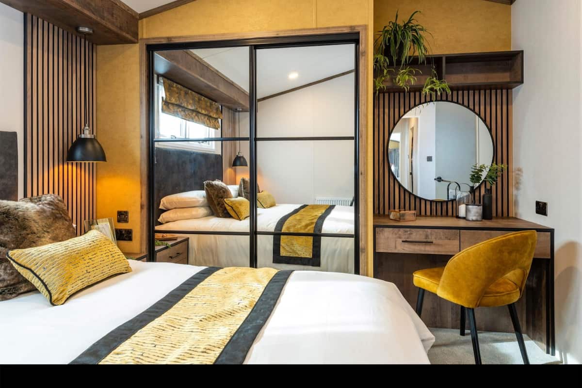 Signature Room, Multiple Beds, Non Smoking, Kitchenette (Walk-in Shower)