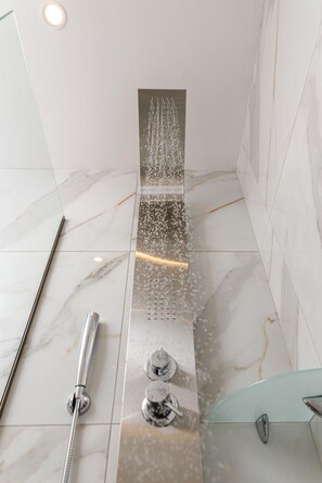 Basic Studio | Bathroom - Achatis Apartments with sea view (Platanias)