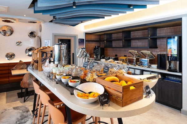Daily buffet breakfast for a fee