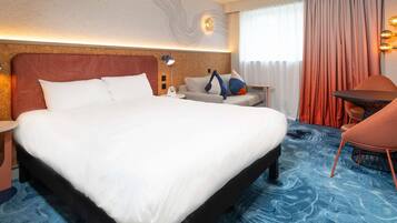 Superior Room, 1 King Bed with Sofa bed, Kitchenette | In-room safe, iron/ironing board, free WiFi, bed sheets