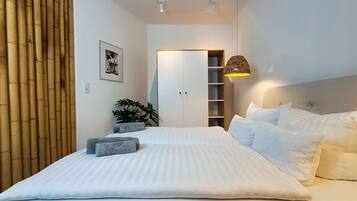 1 bedroom, desk, iron/ironing board, free WiFi