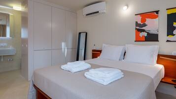 Standard Apartment | Iron/ironing board, free WiFi