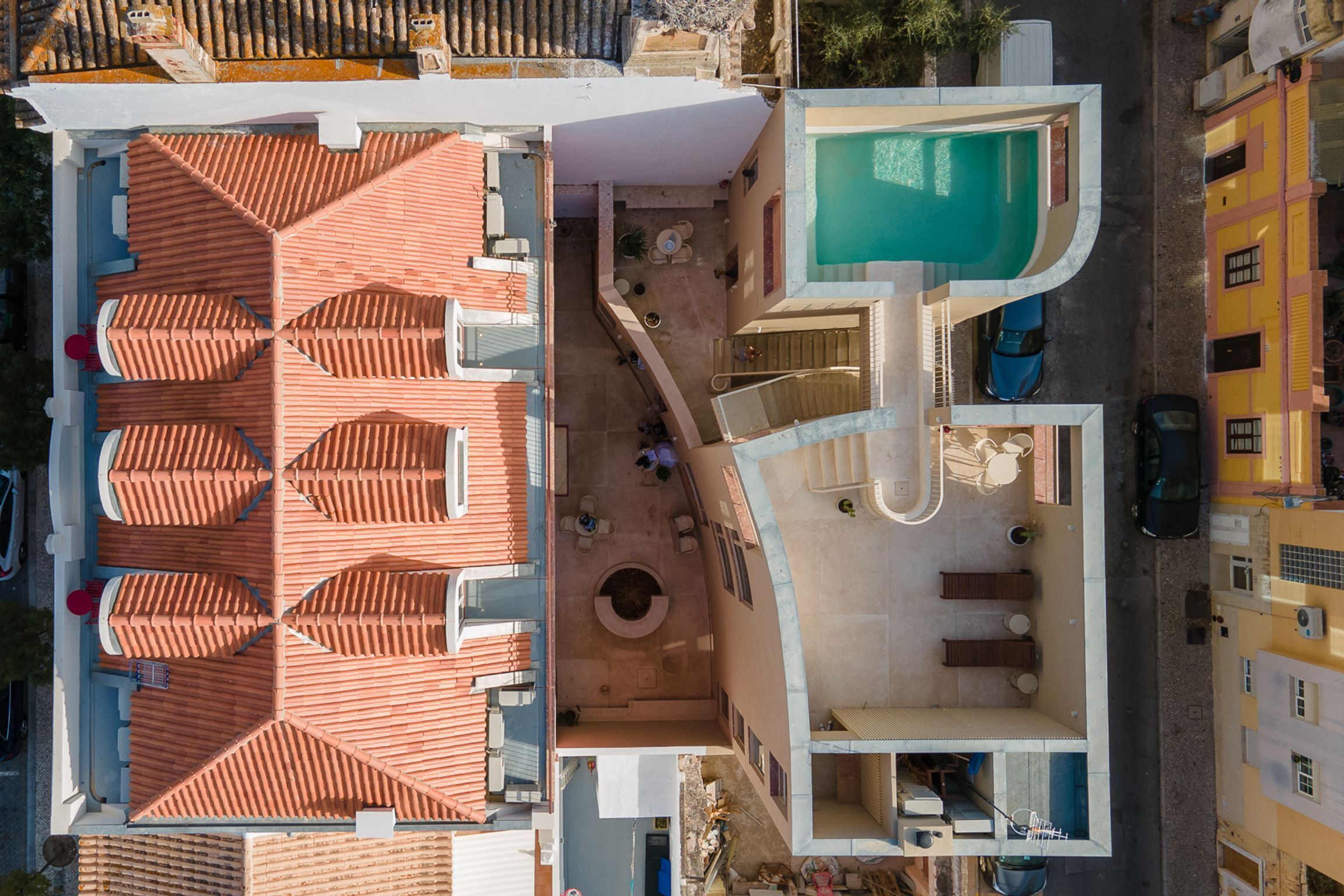 Outdoor pool, pool loungers