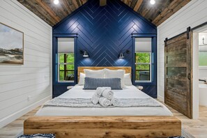 3 chambres, fer et planche à repasser, Wi-Fi, draps fournis