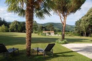 Property grounds - Domaine de La Tuilerie sur 2,5 ha, Commerces Proches, Centre Historique à 2 km (Aussillon)