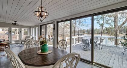 Beautifully renovated lakefront home on Lake Wateree. 3BR/3BA. Pet-Friendly!