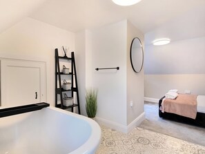 4 bedrooms, free WiFi, bed sheets - 4 bedroom accommodation in Mundesley (Mundesley)