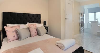 4 bedroom accommodation in Mundesley