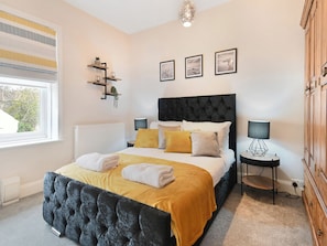 4 bedrooms, free WiFi, bed sheets