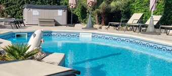 A 2 mn du Centre, de la Plage de Cavalaire . Rez de Villa Avec Piscine-spa