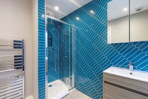 Hårføner og håndklær