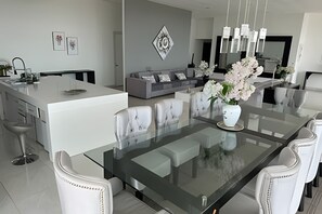 Dining - RIO HOTEL (Leticia)