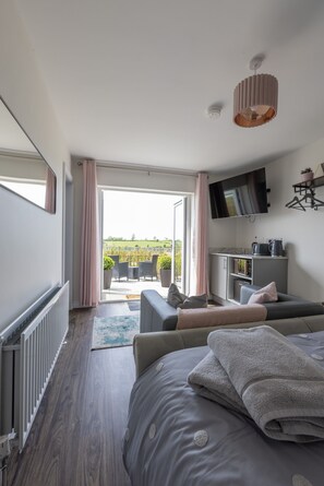 1 bedroom, blackout drapes, WiFi - Causeway Coast Retreats (Ballymoney)