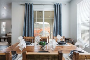 Dining - Resort with waterslide, pool and pickleball (Washington)