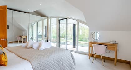 3 bedroom accommodation in Wroxham