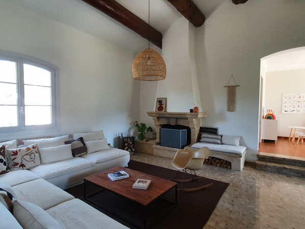 Smart TV, fireplace, printers - Superbe Maison & Dépendances ; Calme, Jardin, Piscine, Proche Aix! (Éguilles)