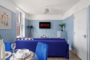 Interior - The Sapphire Suite of Central Bristol - Sleeps 6 (Bristol)