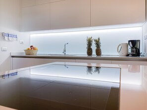 Superior Villa, Private Pool, Beachfront | Private kitchen