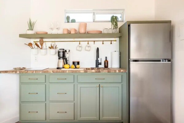 Fridge, microwave, stovetop, coffee/tea maker - Romantic Stargazing Retreat in Nature w/ Hot Tub, Sauna + Outdoor Shower (Fredericksburg)