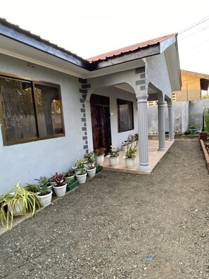 Property grounds - Ngaramtoni Residence (Arusha)