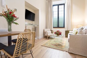 Dining - Exclusive apartment near Cathedral. Rodrigo Caro II (Seville)