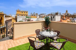 Outdoor dining - Exclusive dúplex near Cathedral. Rodrigo Caro III (Seville)