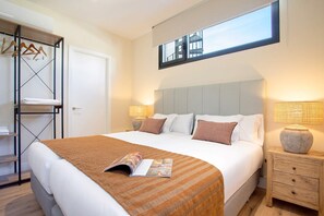 3 bedrooms, iron/ironing board, WiFi, bed sheets - Exclusive dúplex near Cathedral. Rodrigo Caro III (Seville)