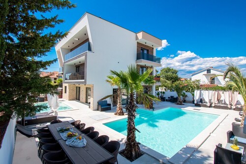 Attraktive Villa Zara für 28 Personen.