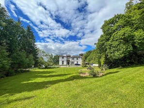 Exterior - The Mansion House at Kirkhill (Gorebridge, near Edinburgh)