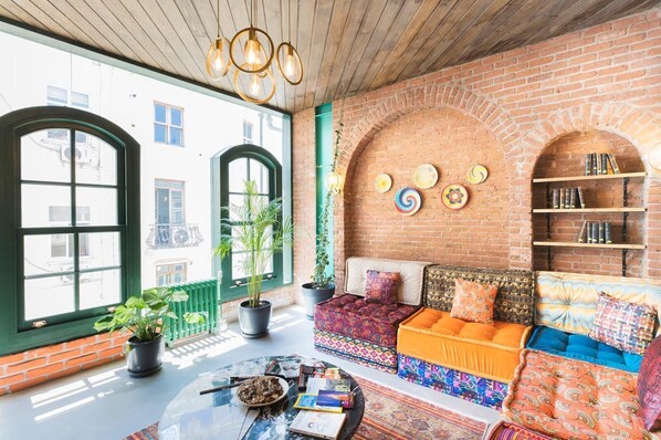 Living area - Best Location, Best Equipment, Fully Furnished Apartment
(Istanbul)