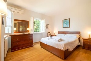 3 bedrooms, iron/ironing board, WiFi, bed sheets - Villa Ludovica (Lombardia)